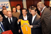 Tribünde NBA maçı izleyen ilk Çinli siyasi