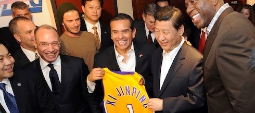 Tribünde NBA maçı izleyen ilk Çinli siyasi