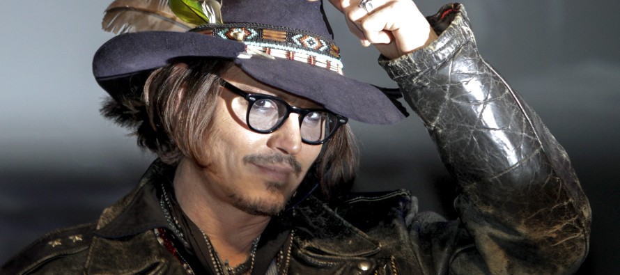 Johnny Depp artık bir Komançi