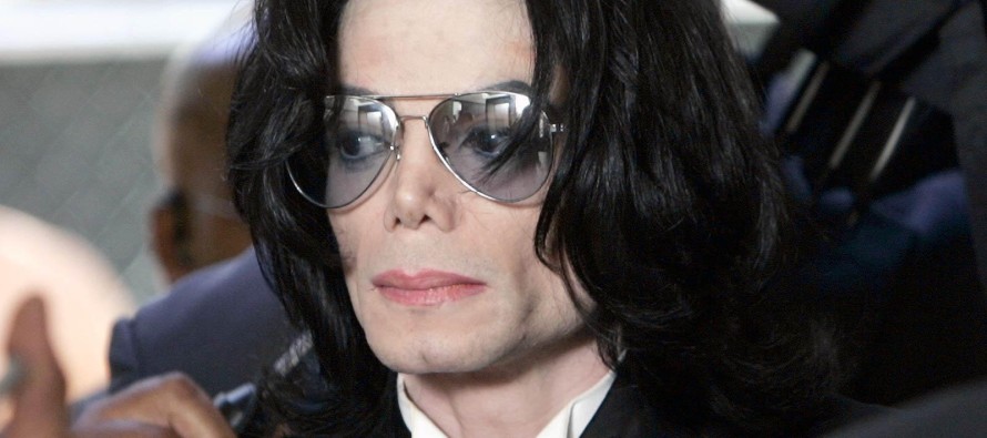 Ünlü şarkıcı Michael Jackson’ın birbirinden ilginç kostümleri sergilenecek