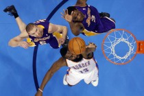 Thunder, Lakers’ın işini 5’inci maçta bitirdi