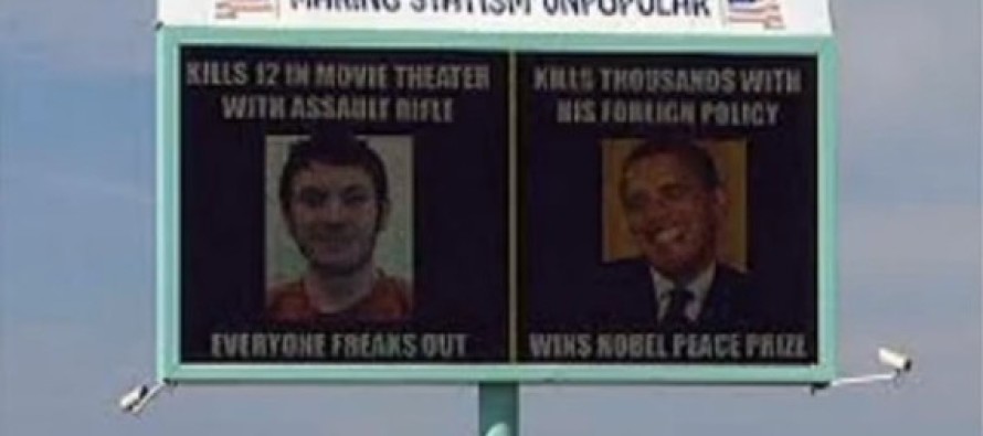Reklam panosunda Aurora katliamcısı Holmes ile Obama yanyana