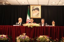 Suriye’de diyalog isteyen Ahmedinejad, İran’ın askeri varlığına açıklık getiremedi