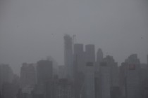 Kasırga, Manhattan’da gökdelen inşaatının vinçini kırdı