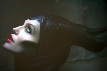 Angelina Jolie, ‘Maleficent’ filminde üç çocuğu ile birlikte oynayacak