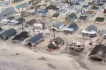 NJ sahili harap, Vali Christie: Kıyıda helkopterimin ineceği bir alan kalmamış