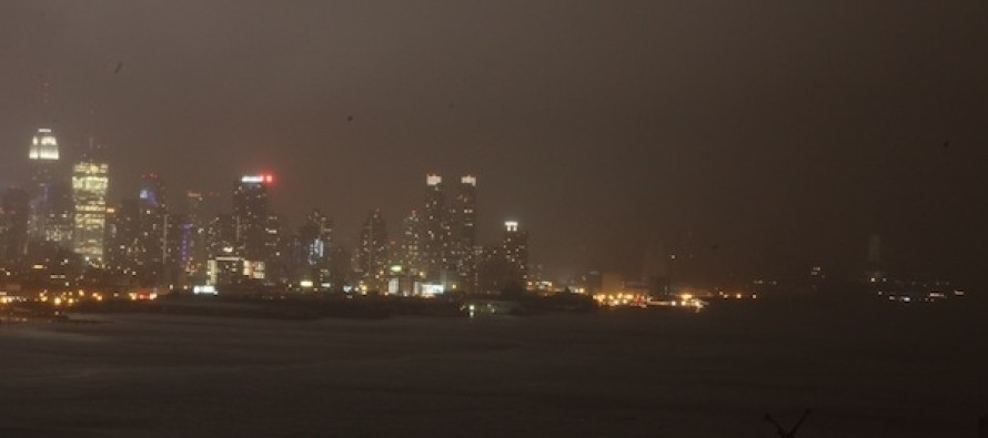 Sandy şuana kadar 16 can aldı, Manhattan’ı karanlığa ve suya boğdu