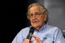 Chomsky: ABD, Ortadoğu’da kendine bağlı hükümetler istiyor