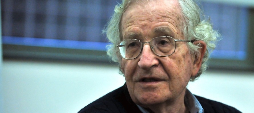 Chomsky: İsrail, Gazze’yi Amerikan silahlarıyla vuruyor