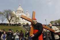 Fransa’da kilise, eşcinsel evliliğe karşı ayaklandı
