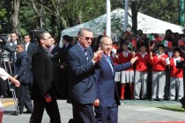 Devlet Başkanı ülkesinin adını değiştirmek için yasa teklifi verdi