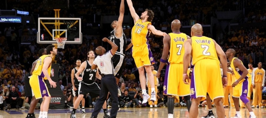 NBA’de Lakers ilk galibiyetini aldı