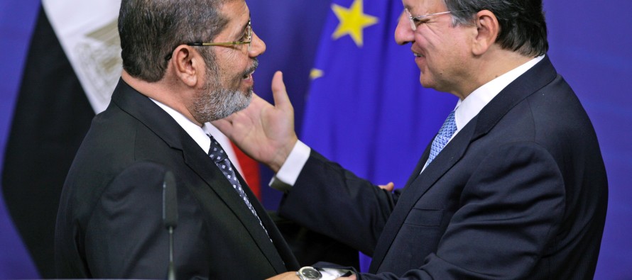 AB’den Mursi’ye ‘taahhütlerine bağlı kal’ çağrısı