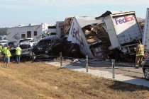 Texas’ta 100 araç birbirine girdi, 8’i ağır 51 yaralı