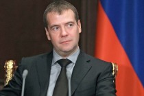 Medvedev: Batılılar muhalefeti silahlandırdıkça, Suriye’de barış olmayacak