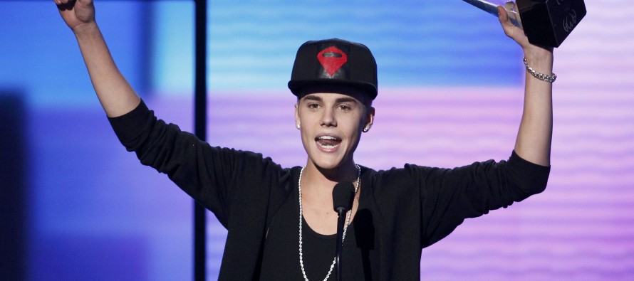 Justin Bieber, yılın en iyi şarkıcısı seçildi