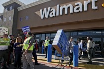 Wal-Mart personelinin protestoları Kara Cuma çılgınlığını engelleyemedi