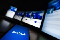 Facebook’ta özel mesajlar paralı oluyor