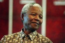 Nelson Mandela ameliyat oldu