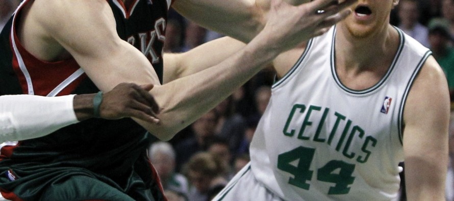 Bucks-Celtics maçında, Ersan 8 sayıda kaldı