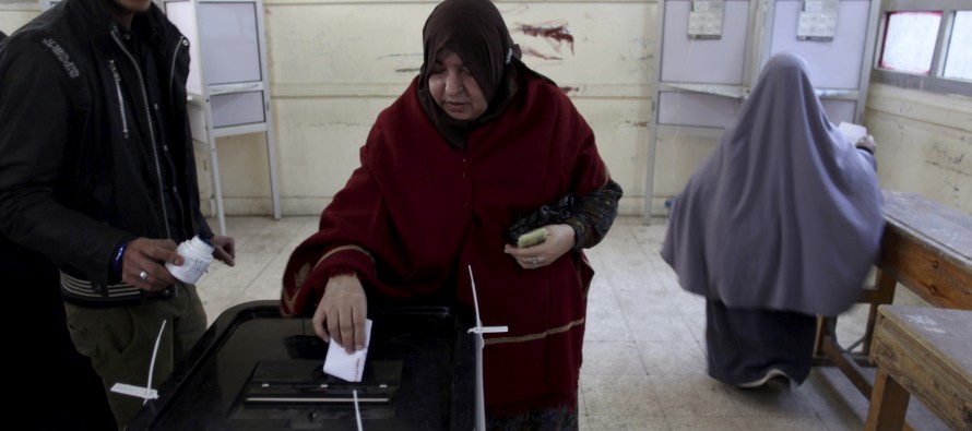 Mısır halkı, anayasa referandumunda oy kullandı
