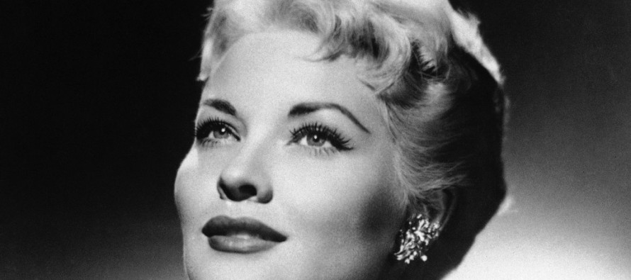 Ünlü şarkıcı Patti Page hayatını kaybetti