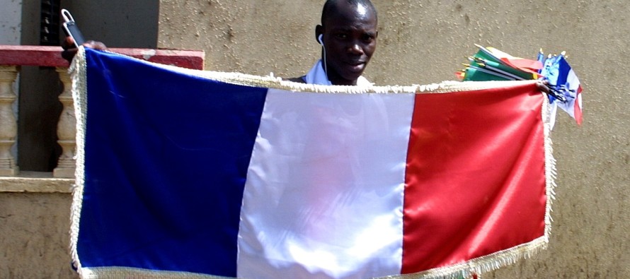Mali’de Fransa bayrakları dalgalanıyor