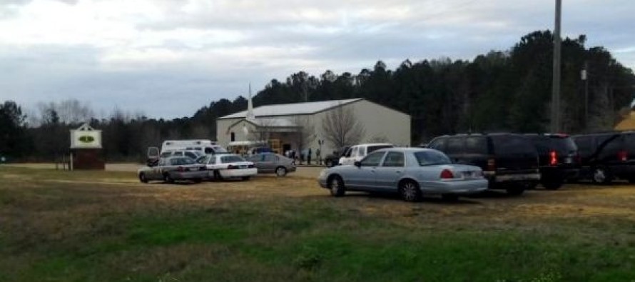 Alabama’da silahlı bir adam servis şoförünü vurdu, bir öğrenciyi kaçırdı