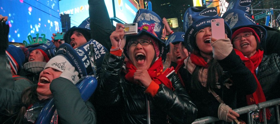 New York’ta yeni yıl kutlamaları soğuk havaya rağmen coşkulu geçti