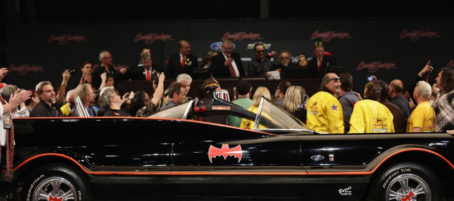 Batman’in efsane arabası Batmobile 4,2 milyon dolara satıldı