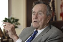 Baba Bush’un e-postaları hacklendi