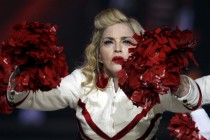 Madonna, 35 milyon dolar yıllık gelirle en çok kazanan şarkıcı oldu