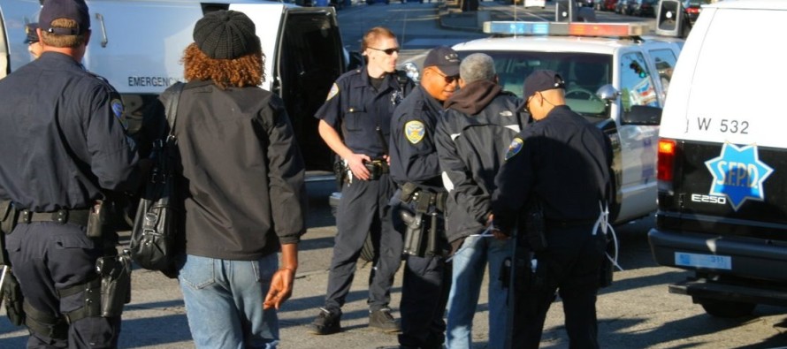 San Francisco’da çıkan kavgada iki polis memuru yaralandı