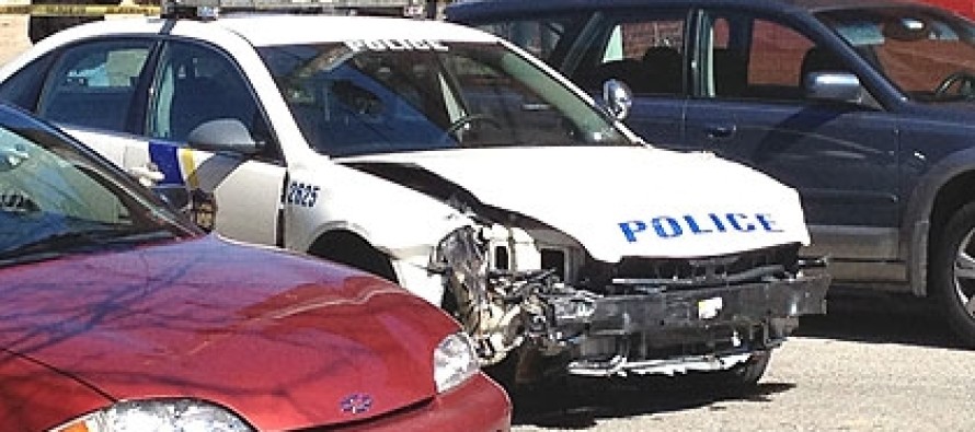 Pennsylvanialı genç çift arka arkaya iki polis arabası çaldı