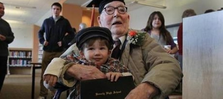 Hayalinin peşinden gitti, 106 yaşında mezun oldu