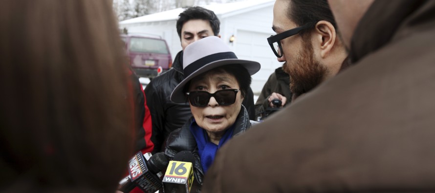 Yoko Ono, silahlı saldırı karşıtı mesajını Twitter’da paylaştı
