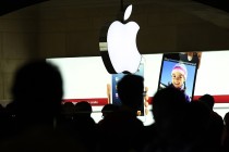 Apple 6 ayda yüzde 40 eridi, Exxon Mobil yine lider