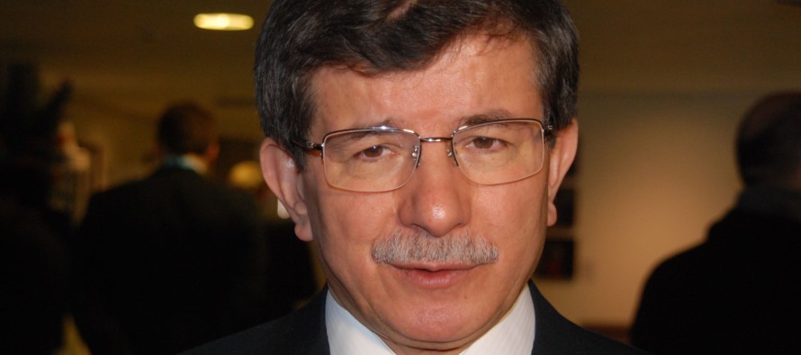 Dışişleri Bakanı Davutoğlu’ndan yoğun telefon diplomasisi