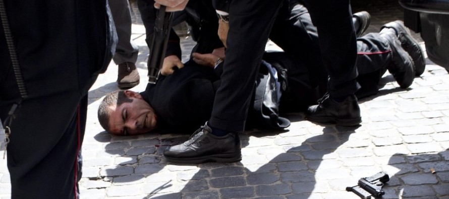 İtalya’da Başbakanlık binası önünde silahlı saldırı
