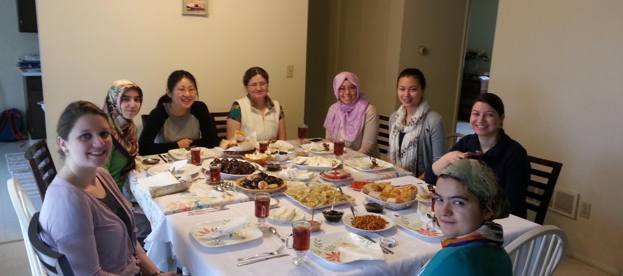 Syracuse Türk Kültür Merkezi gönüllüleri kadının farklı kültürlerdeki rolünü tartıştı