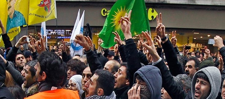 NYT – “Türkiye ile barış görüşmeleri sürerken, dağdaki Kürtler silahlarını bırakmaya henüz hazır değil”