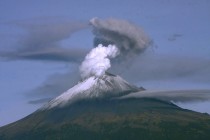 Meksika’da Popocatepetl yanardağı harekete geçti