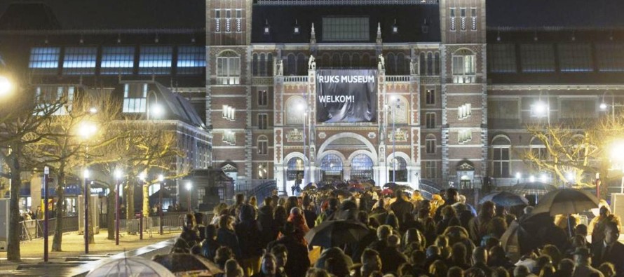 Amsterdam’da Rjksmuseum yeniden kapılarını açtı