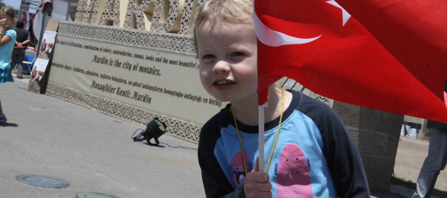 [FOTO GALERİ] Anadolu festivalinde kimi milletvekili gözleme açtı, kimisi öğrenci oldu