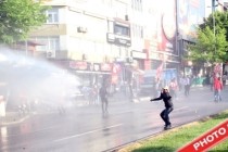 CNN: İşci Bayramı’nda Türk polisinden protestoculara göz yaşartıcı gaz