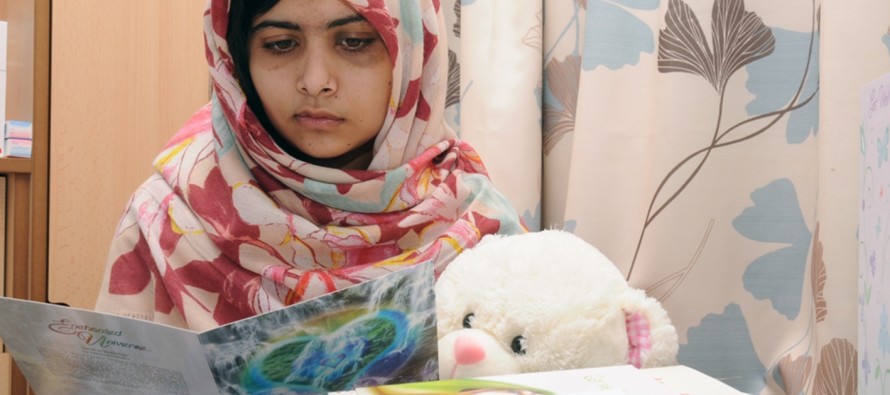 Taliban’ın başından vurduğu Malala’ya ‘Umudun Yansımaları Ödülü’ verildi