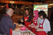 Michigan Türk Amerika Derneği(TASM) kadınlar kolu Detroit’te bu dönemin son “Yemek Dersi” programını gerçekleştirdi.