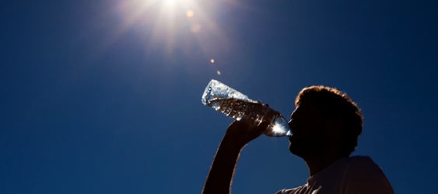 Aşırı sıcaklarda günde 12 bardak su içmek şart