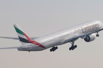 Emirates uçağı, askeri jet ile çarpışmaktan son anda kurtulmuş