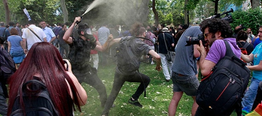 NYT – “Taksim’de, polis protestoculara müdahale etti”